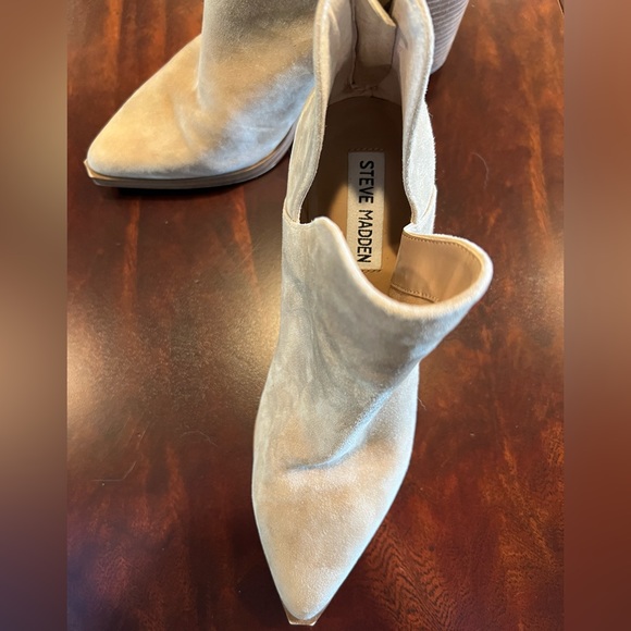 Steve Madden Tan Suede Booties - Picture 4 of 5